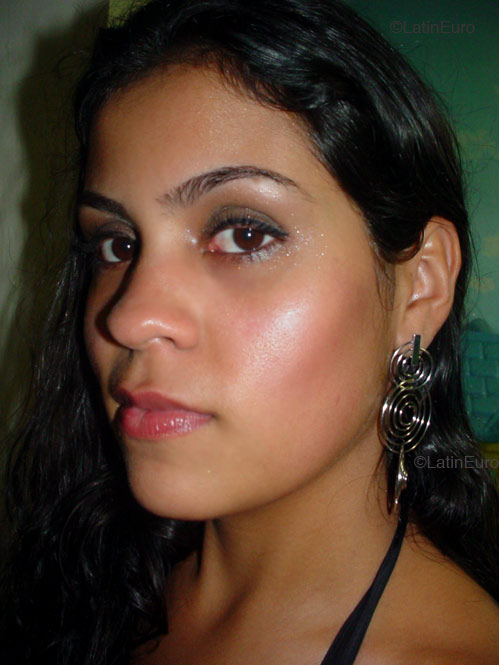 Date this beautiful Brazil girl Amanda from RIO DE JANEIRO B4607