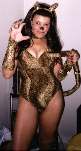 Date this voluptuous Brazil girl Elis from VARGINHA B4698