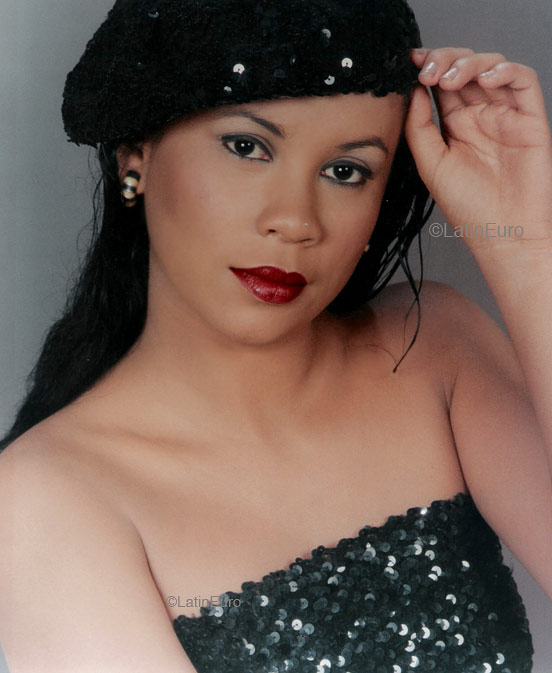 Date this charming Brazil girl Tayna from MANAUS B4701