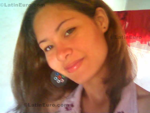 Date this cute Brazil girl Thyanne from Teresina B474