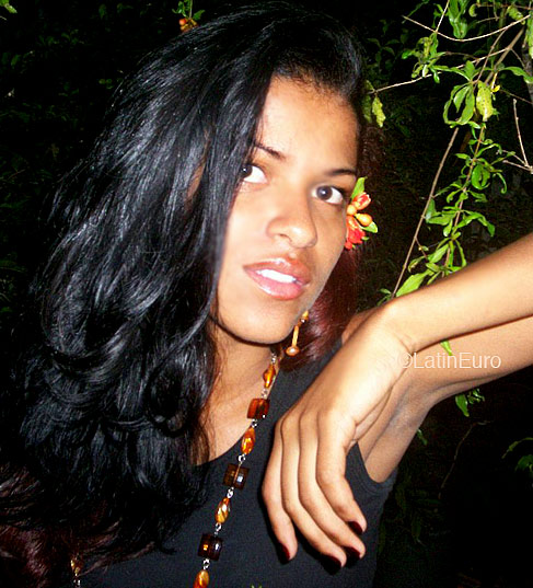 Date this young Brazil girl Thais from RIO DE JANEIRO B4758