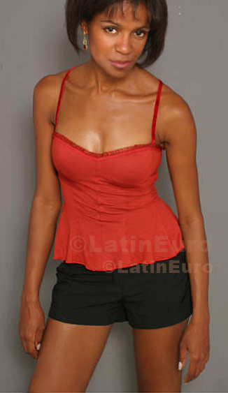 Date this cute Brazil girl Cristina from Goiania B476