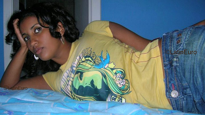 Date this foxy Brazil girl Carla from CAMACARI B4766