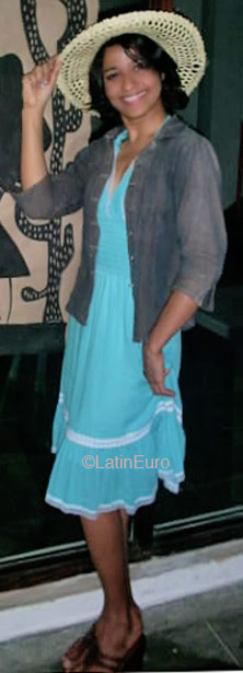 Date this voluptuous Brazil girl Lica from FEIRA DE SANTANA B4778