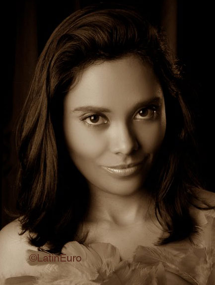 Date this stunning Brazil girl Ana from SAO PAULO B4781