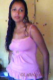 Date this voluptuous Brazil girl Vanessa from BARRETOS B4806