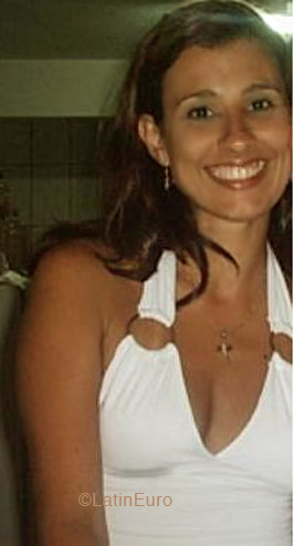 Date this nice looking Brazil girl Mara from BLUMENAU B4832