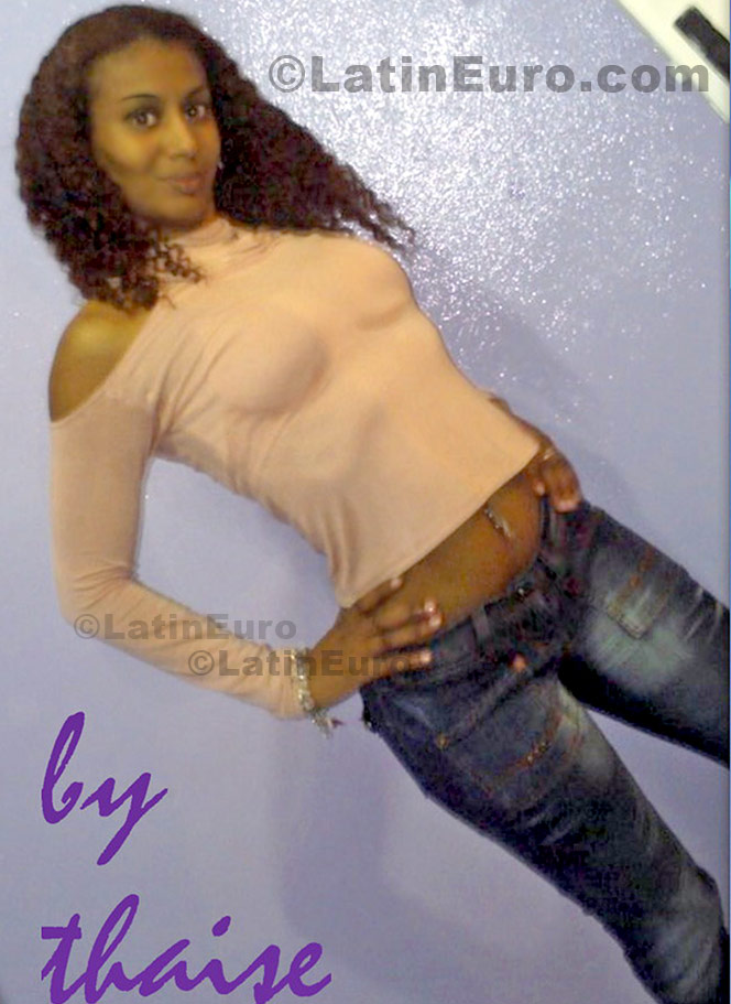 Date this happy Brazil girl Taise from Porto Alegre B486