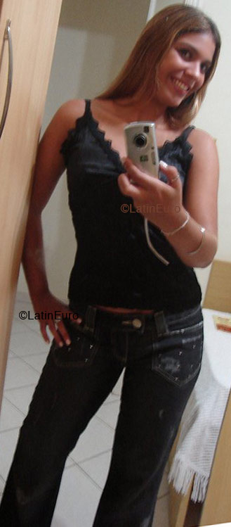 Date this funny Brazil girl Andrielle from PRAIA GRANDE B4929