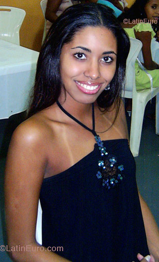 Date this hot Brazil girl Ticiany from RIO DE JANEIRO B4981