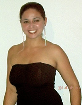 Date this attractive Brazil girl Caroline from LINHARES B5145