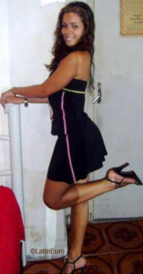 Date this cute Brazil girl Priscila from RIO DE JANEIRO B5183