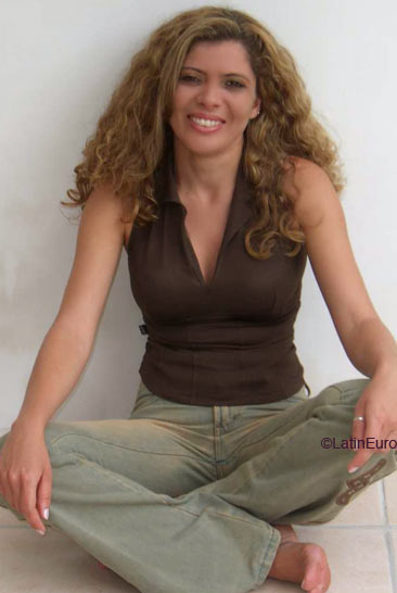 Date this beautiful Brazil girl Rosangela from CUIABA B5209