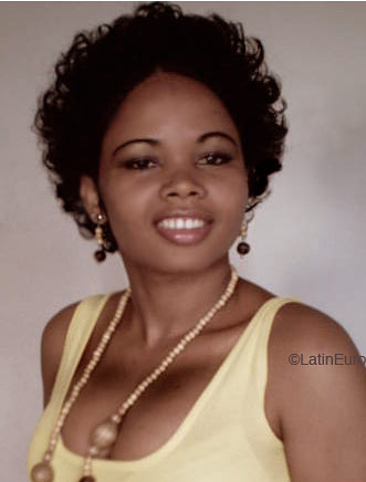 Date this good-looking Brazil girl Sandra from CHAPADA B5237