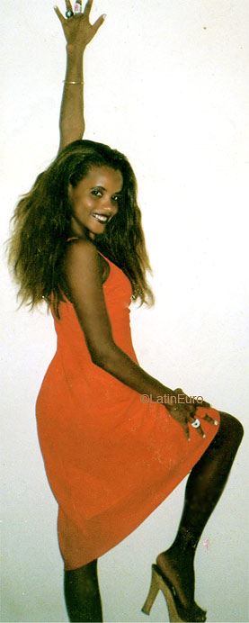 Date this beautiful Brazil girl Edilene from SALVADOR B5241