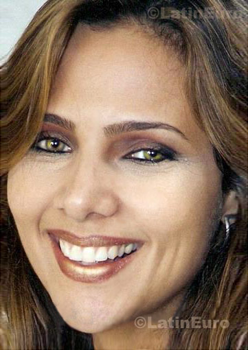 Date this attractive Brazil girl Alexandra from Itu B525