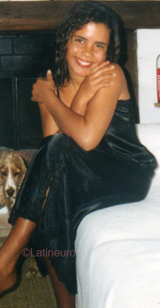 Date this sensual Brazil girl Diana from SALVADOR B5287