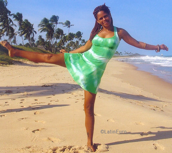 Date this gorgeous Brazil girl Renata from SALVADOR B5348