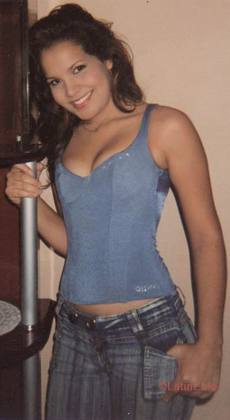 Date this funny Brazil girl Aline from  B5394