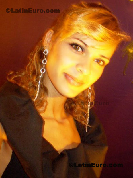 Date this stunning Brazil girl Maria Clara from Anapolis BR3879