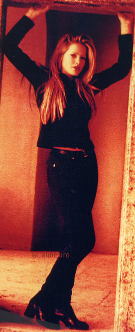 Date this georgeous Brazil girl Adriana from CURITIBA B5515