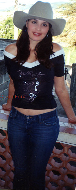 Date this attractive Brazil girl Lilian from CAMBUI B5614