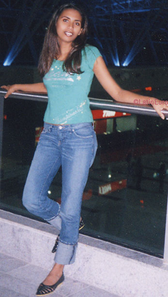 Date this nice looking Brazil girl Samara from RECIFE B5707