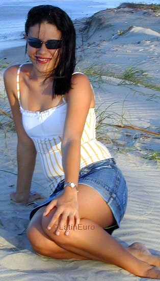 Date this sultry Brazil girl Alinne from ICARAI B5770