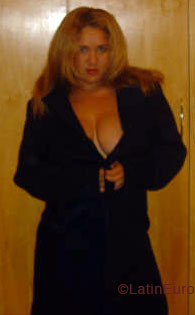 Date this happy Brazil girl Lucia from SAO PAULO B5907