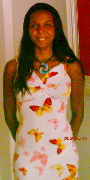 Date this delightful Brazil girl Claudia from SALVADOR B5921