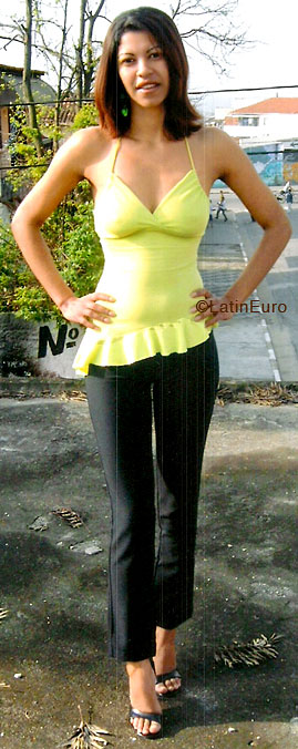 Date this good-looking Brazil girl Adriana from ITAIM B5924