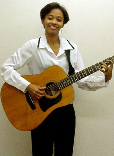 Date this funny Brazil girl Edileusa from MATO GROSSO B5951