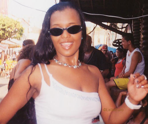 Date this charming Brazil girl Mileide from FEIRA DE SANTANA B6013