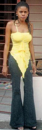 Date this cute Brazil girl B6025 from  B6025