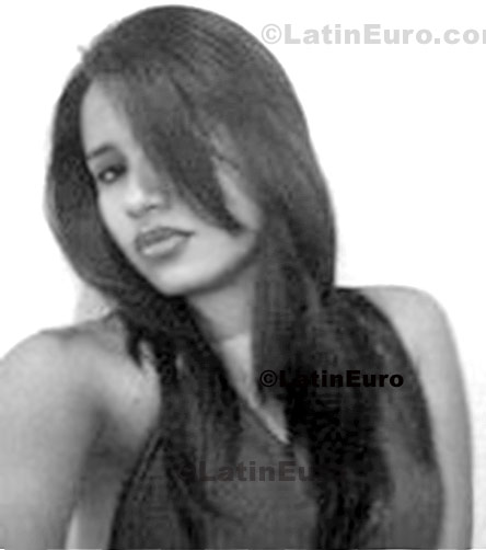 Date this attractive Brazil girl Aline from Araguaina B605
