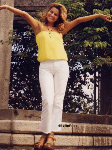 Date this fun Brazil girl Nailza from SALVADOR B6306