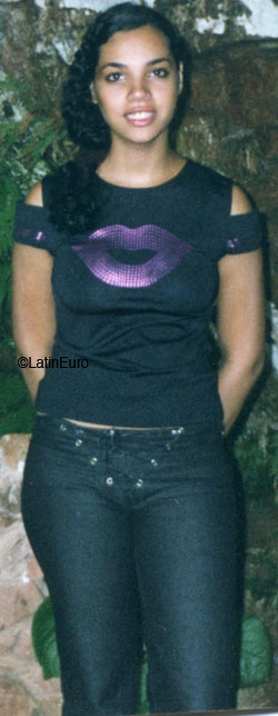 Date this pretty Brazil girl Bianca from UBERLANDIA B6376