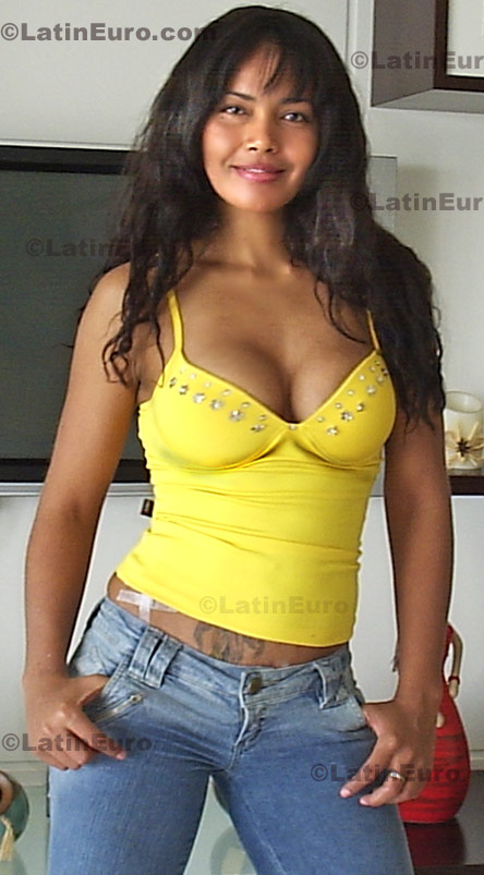 Date this tall Brazil girl Thina from Cuiaba B656