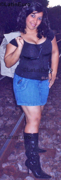 Date this delightful Brazil girl Aline from Governador Valadares B666