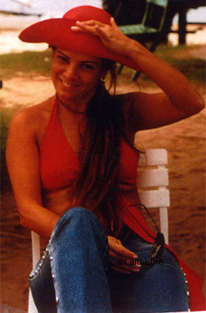 Date this good-looking Brazil girl Claudia from BELO HORIZONTE B6691