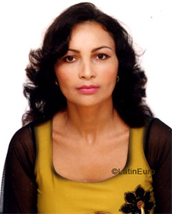 Date this athletic Brazil girl Claudia from RECIFE B6704