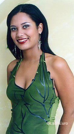 Date this fun Brazil girl Diana from BRASILIA B6709