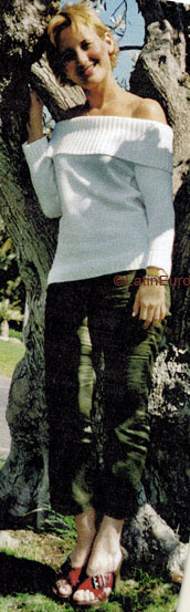 Date this young Brazil girl Claudia from  B6727