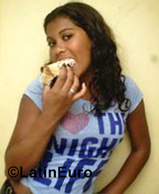 Date this hot Brazil girl Keli from Sao Paulo B681