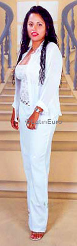 Date this happy Brazil girl Fabiana from BARRETOS B6857