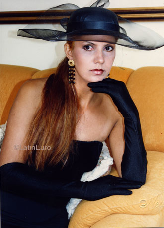 Date this exotic Brazil girl Lucia from IPATINGA B6934