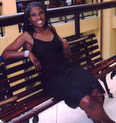 Date this nice looking Brazil girl Sara from SAO PAULO B6939