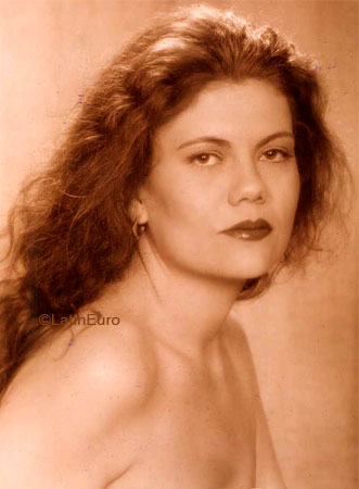 Date this sultry Brazil girl Miriam from PAINS B6959