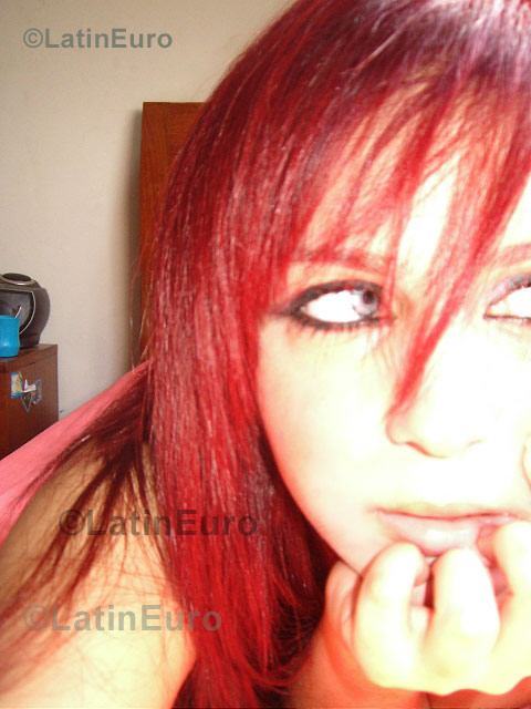 Date this charming Brazil girl Aline from Belo Horoizonte B700