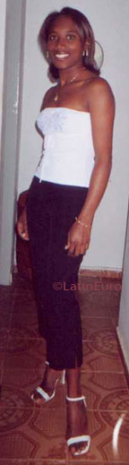 Date this delightful Brazil girl Aricelia from BRASILIA B7091